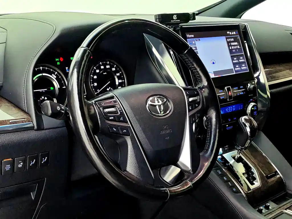 Toyota Vellfire — фото 11
