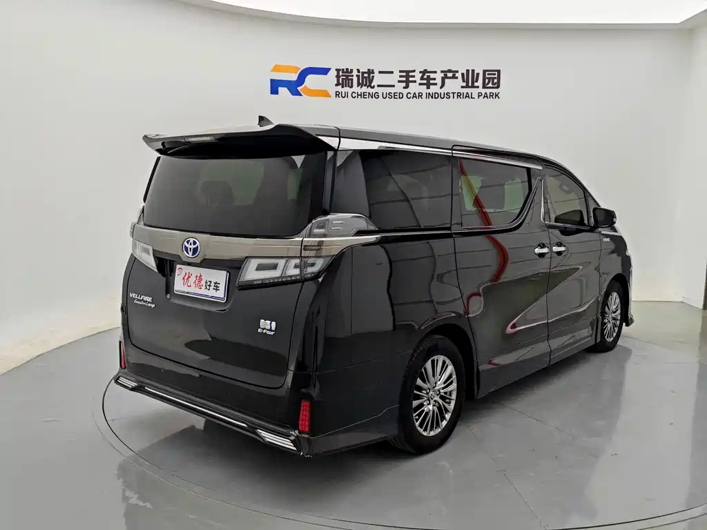 Toyota Vellfire — фото 21