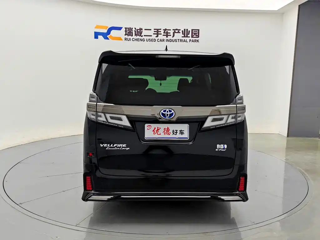 Toyota Vellfire — фото 4