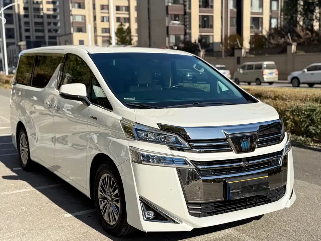 Toyota Vellfire — фото 3