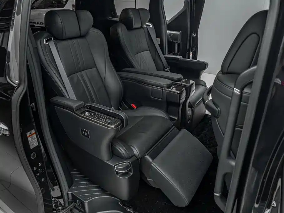 Toyota Vellfire — фото 29