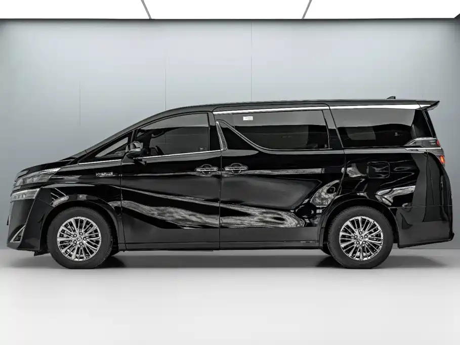 Toyota Vellfire — фото 4