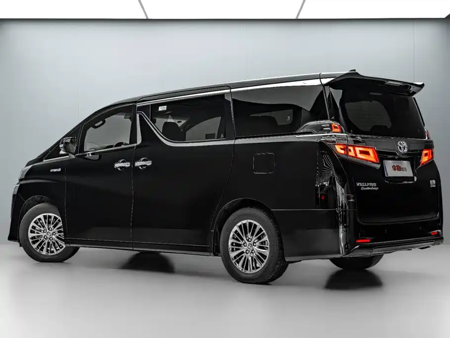Toyota Vellfire — фото 5