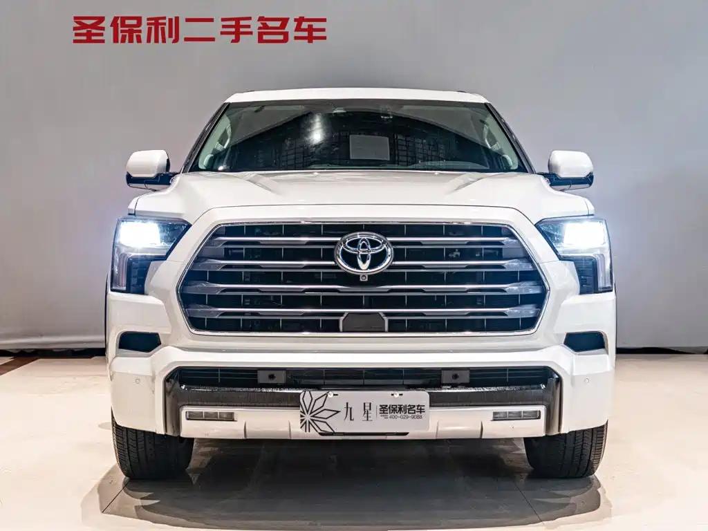 Toyota Sequoia — фото 2