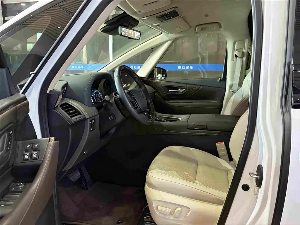 Toyota Vellfire — фото 3