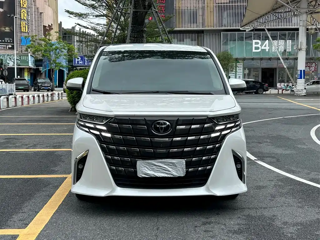 Toyota Alphard — фото 3