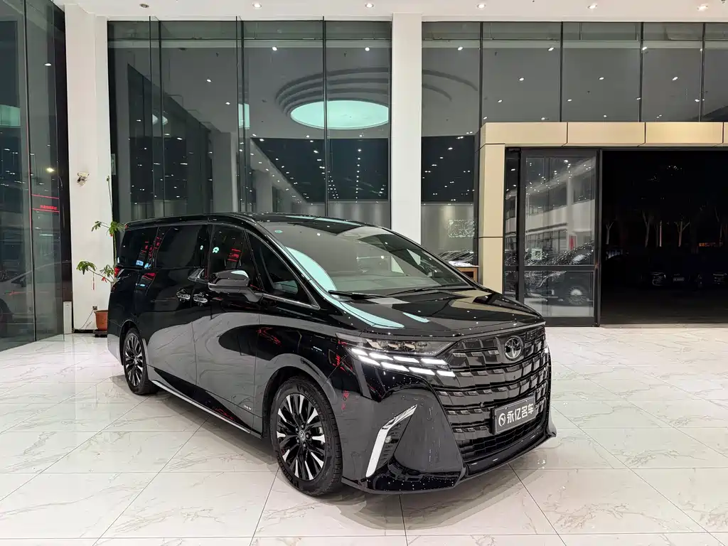 Toyota Alphard — фото 2