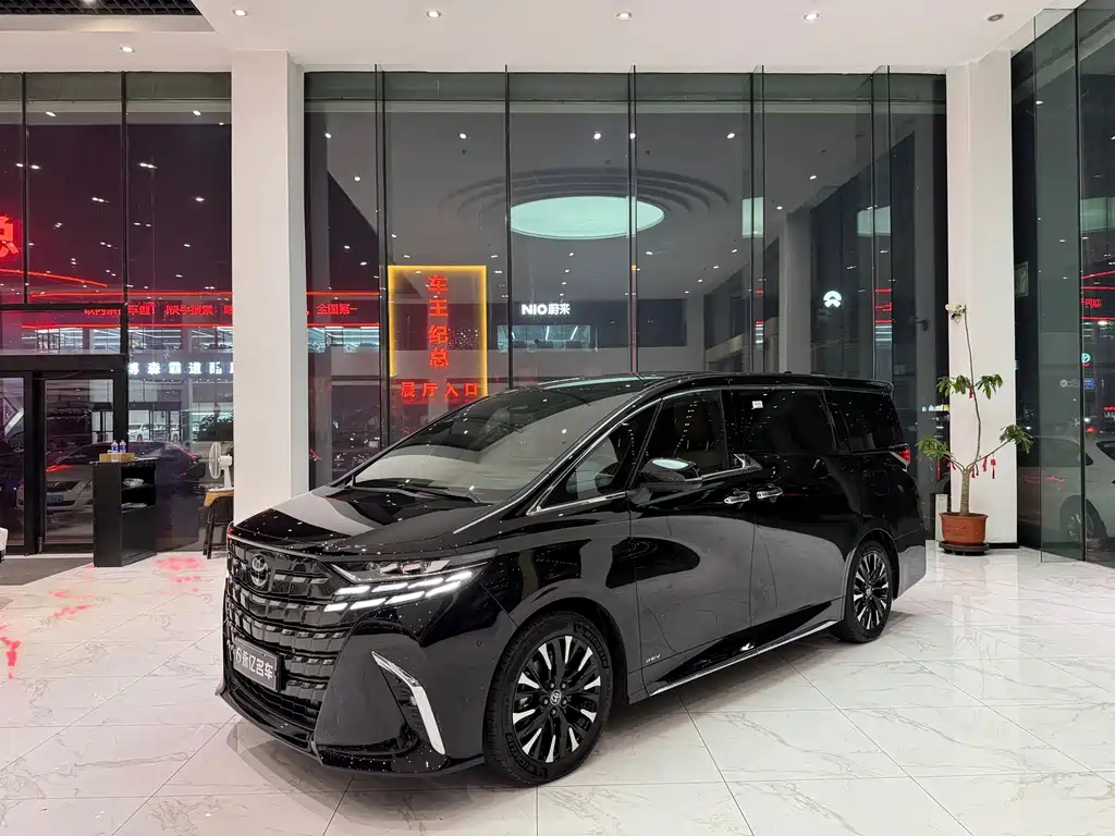 Toyota Alphard — фото 3