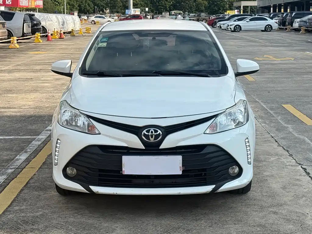 Toyota Vios — фото 2