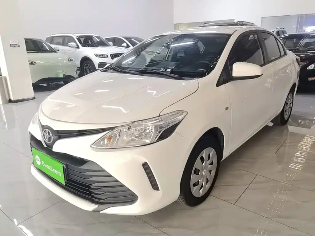 Toyota Vios — фото 2
