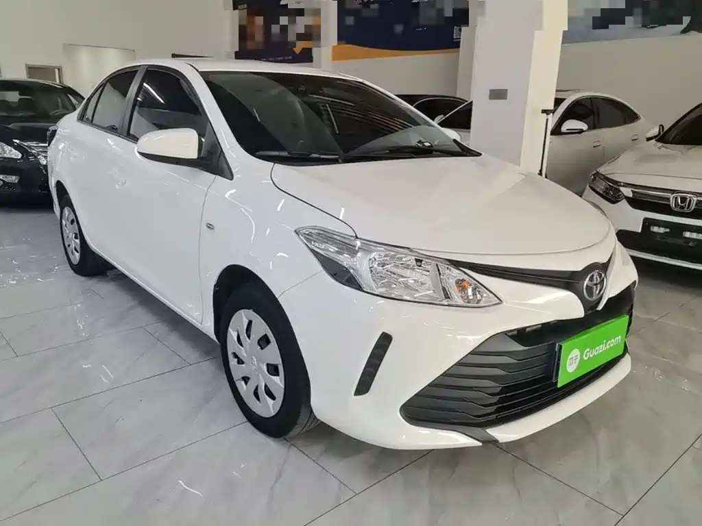 Toyota Vios — фото 4