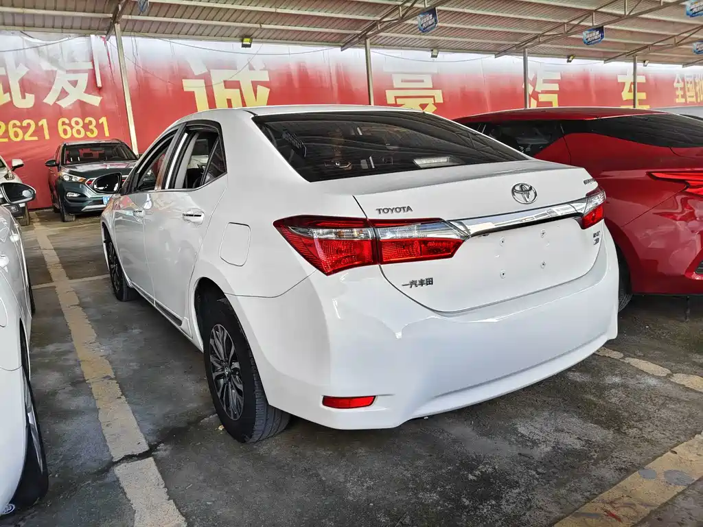 Toyota Corolla — фото 10