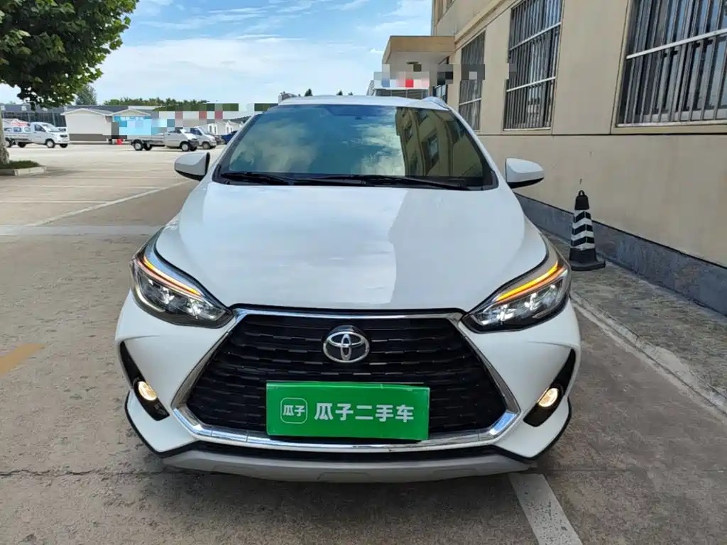 Toyota Yaris L — фото 3
