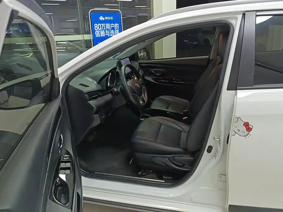 Toyota Yaris L — фото 9