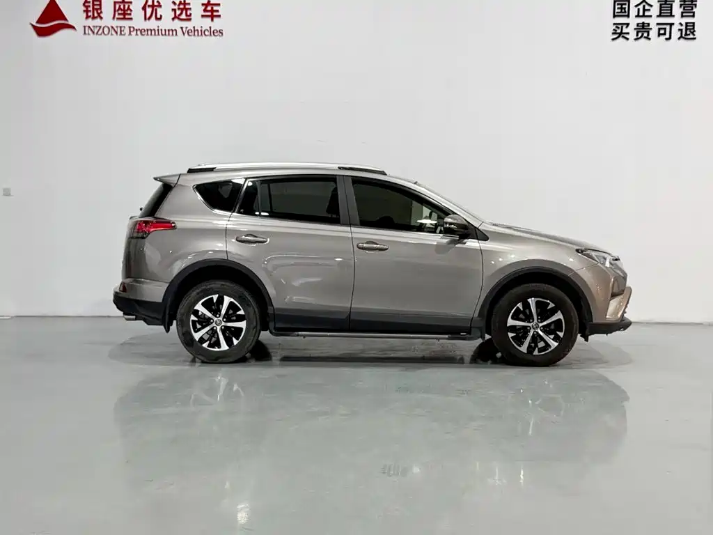 Toyota RAV4 — фото 4