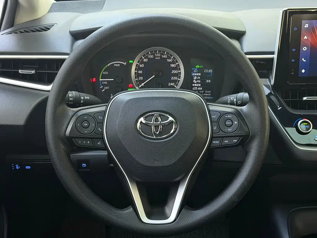 Toyota Corolla — фото 8