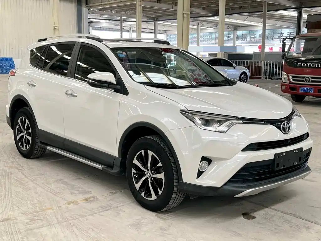Toyota RAV4 — фото 3