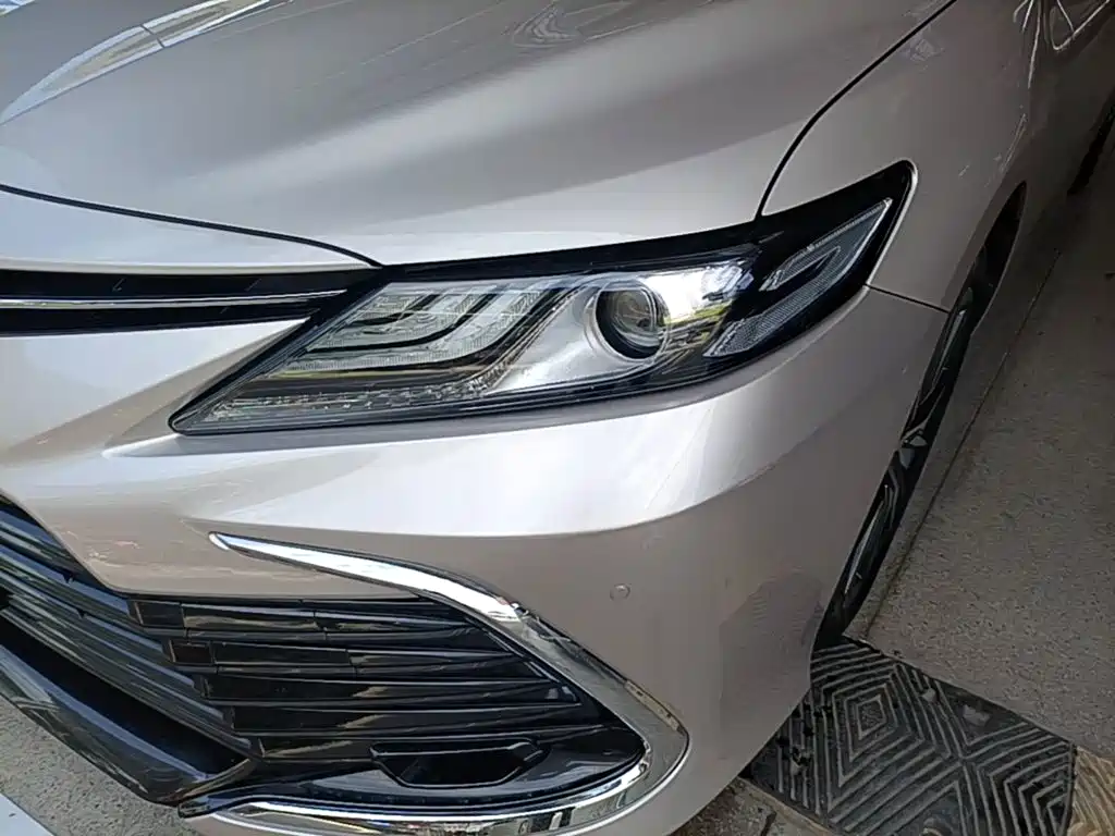Toyota Camry — фото 24