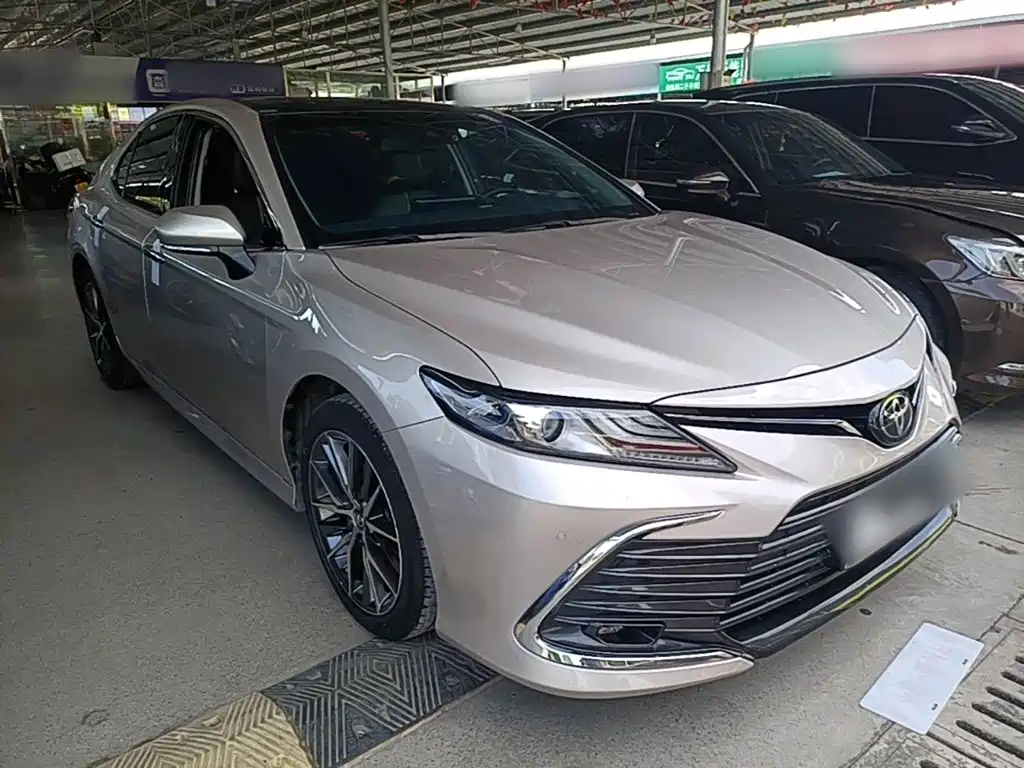 Toyota Camry — фото 4