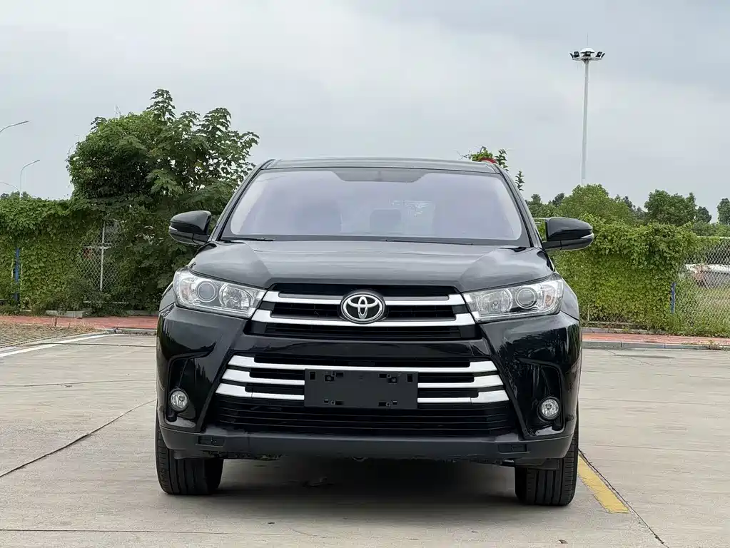 Toyota Highlander — фото 3
