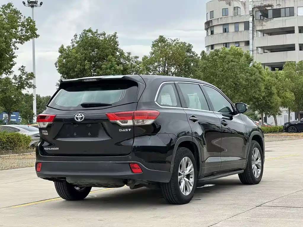 Toyota Highlander — фото 4
