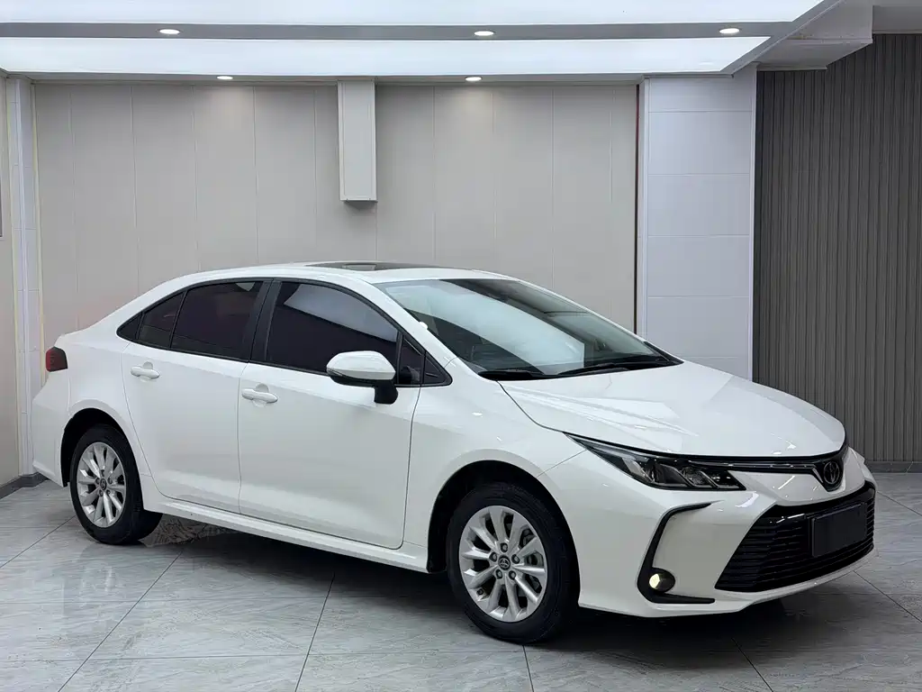 Toyota Corolla — фото 3