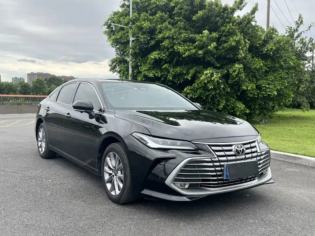 Toyota Avalon — фото 2