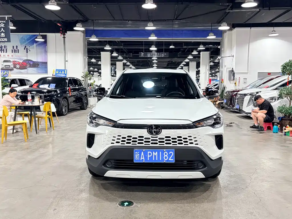 Toyota Corolla Cross — фото 2