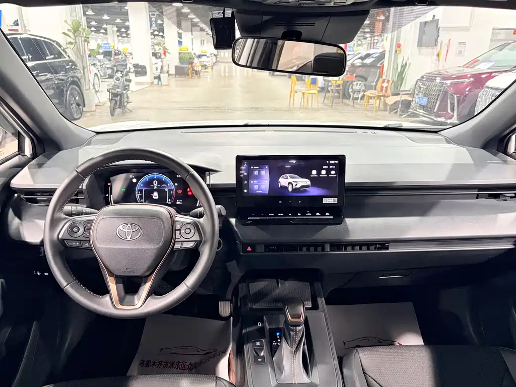 Toyota Corolla Cross — фото 11