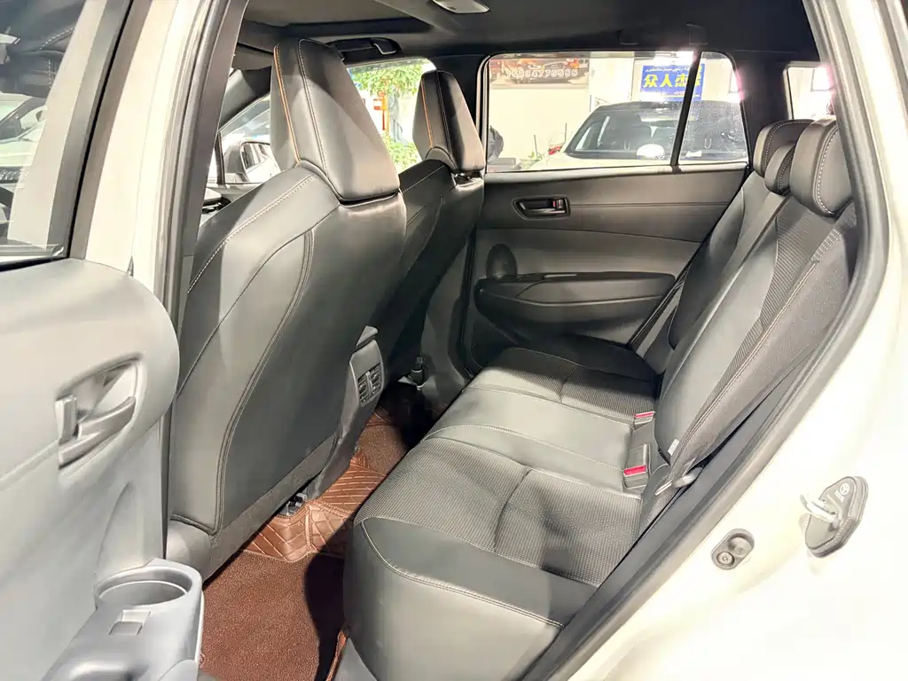 Toyota Corolla Cross — фото 8