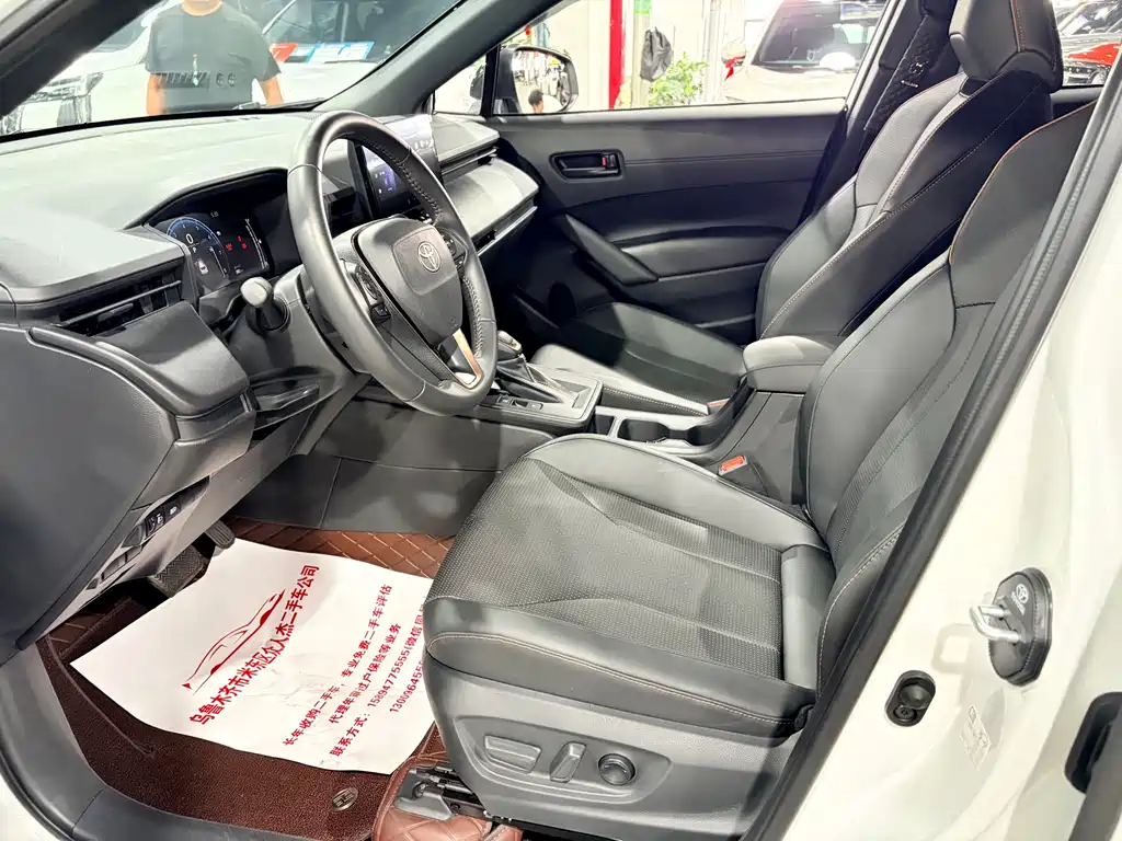 Toyota Corolla Cross — фото 9