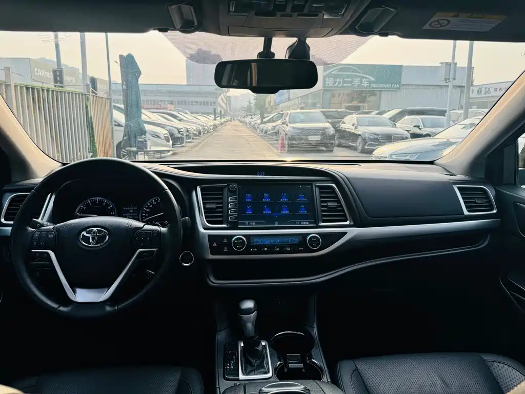 Toyota Highlander — фото 20