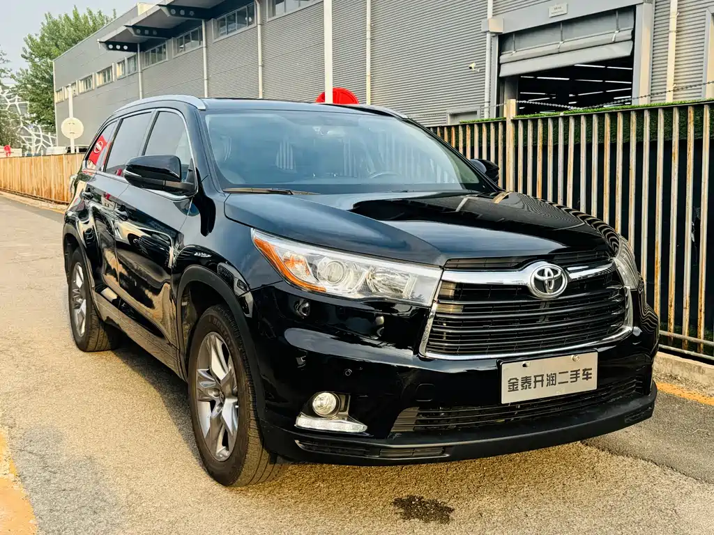Toyota Highlander — фото 3