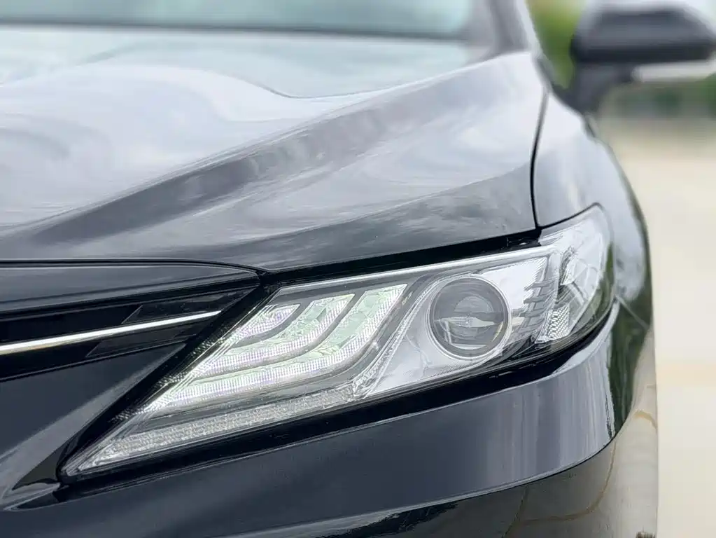Toyota Camry — фото 24