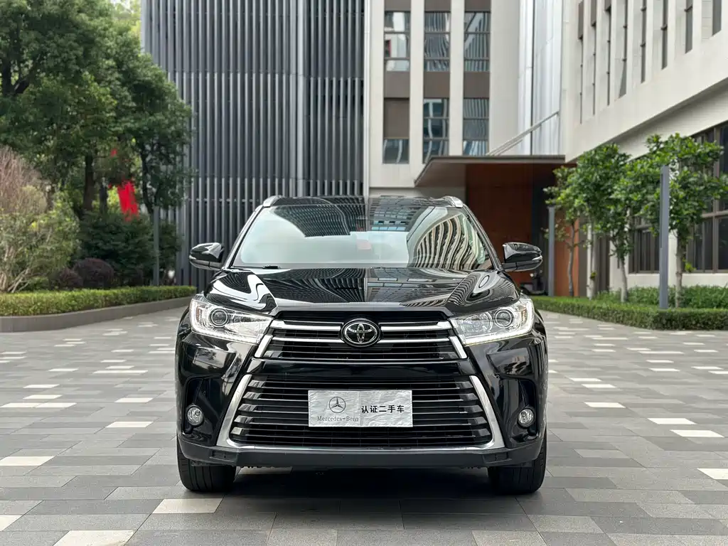 Toyota Highlander — фото 2