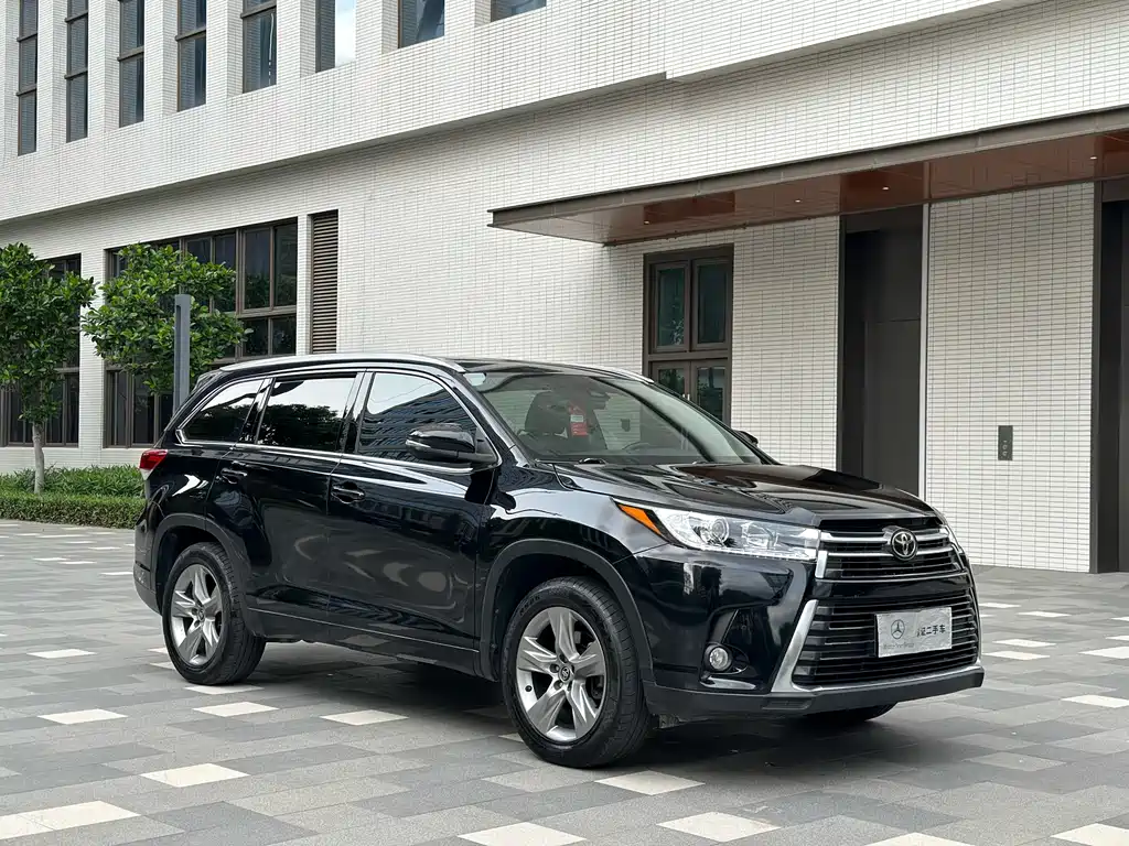 Toyota Highlander — фото 3