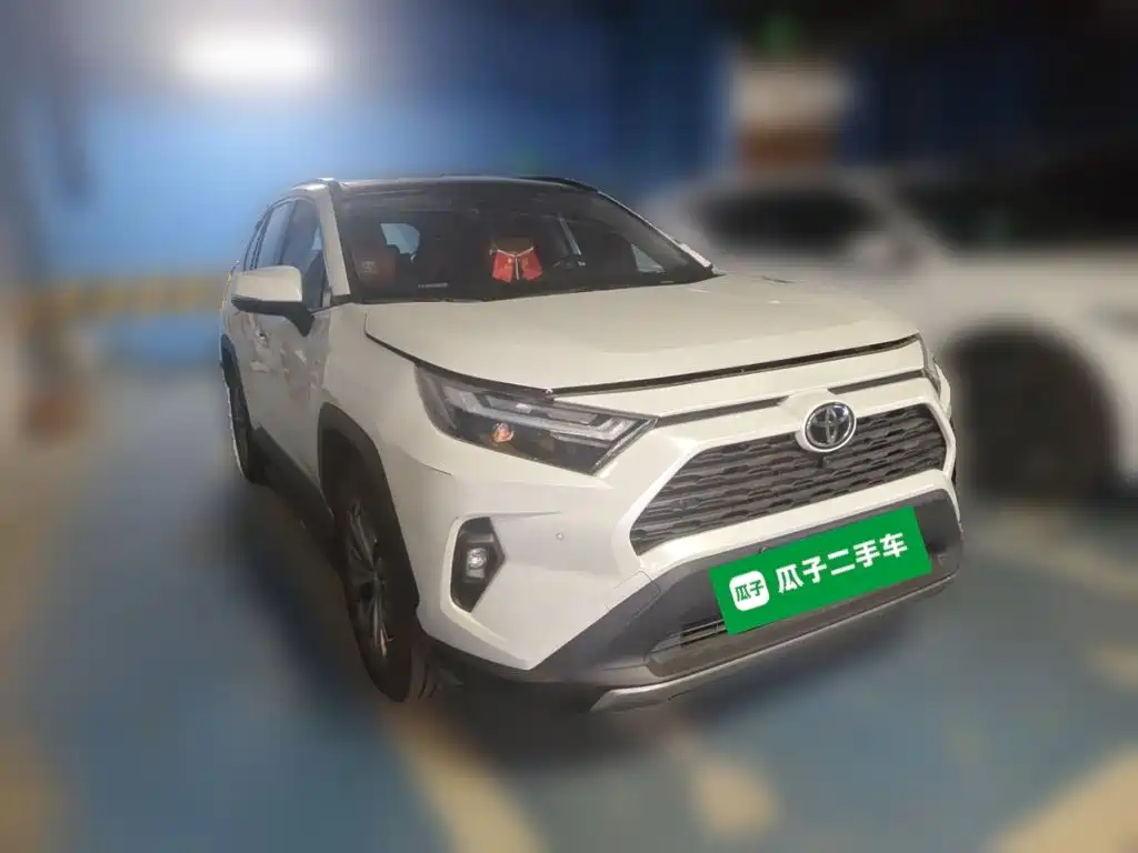 Toyota RAV4 — фото 24
