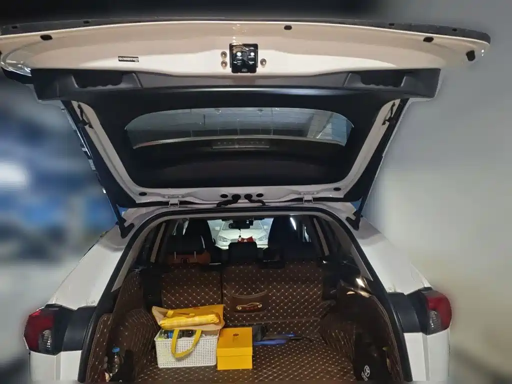 Toyota RAV4 — фото 10