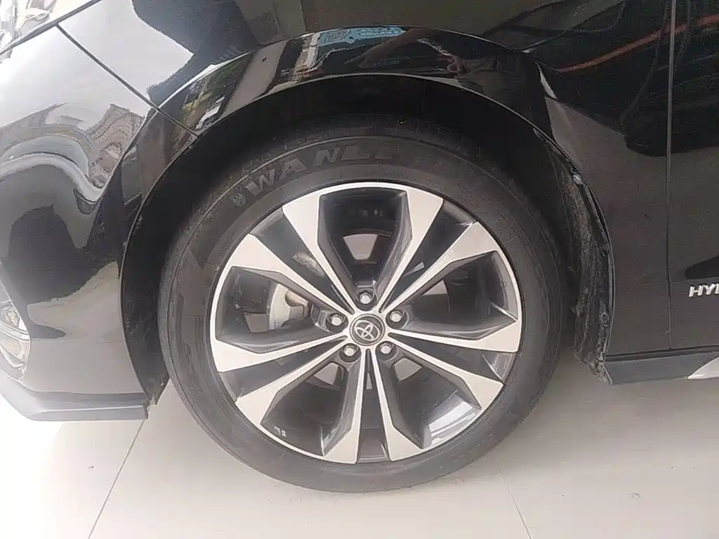 Toyota Granvia — фото 23