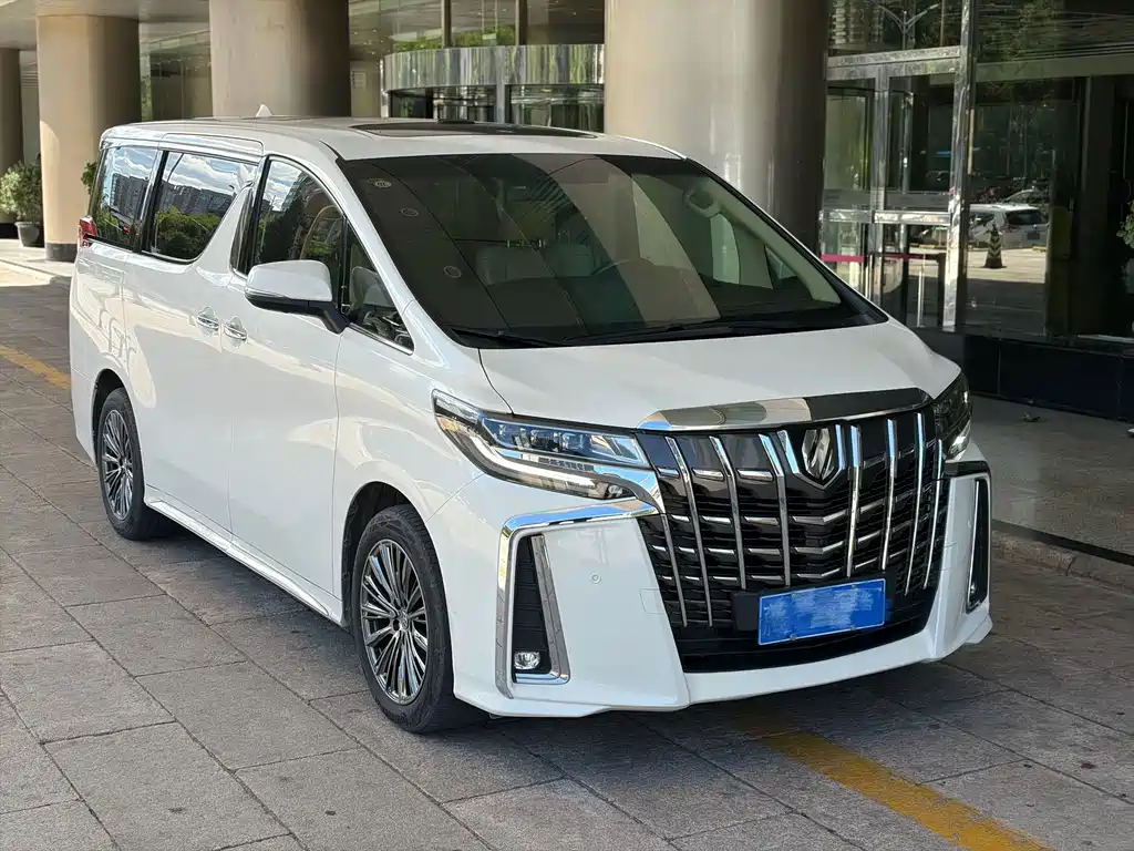 Toyota Alphard — фото 3