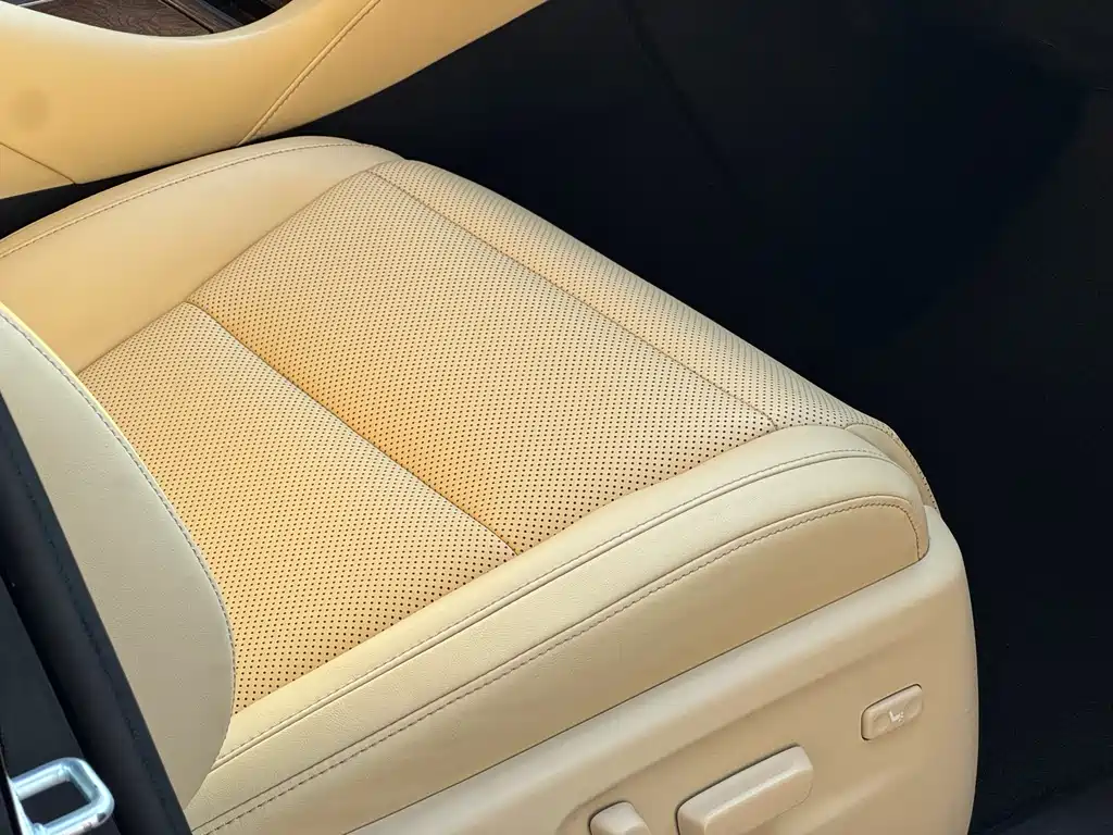 Toyota Alphard — фото 8