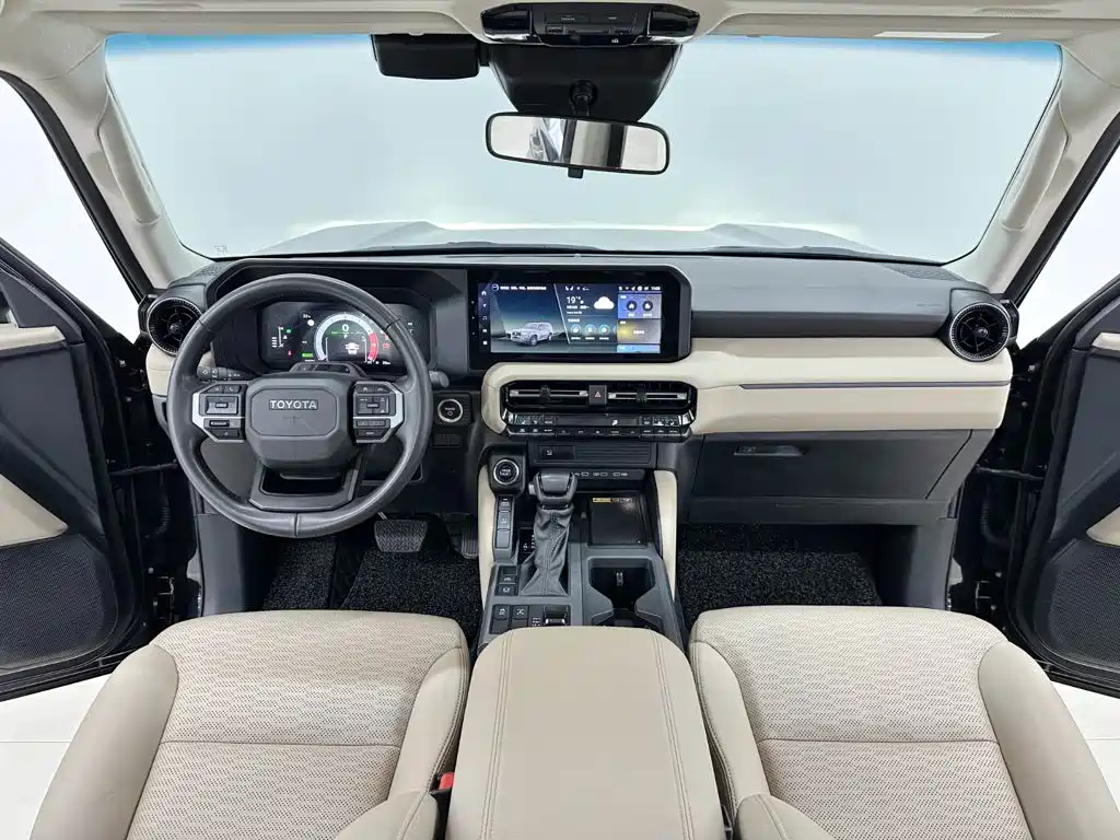 Toyota Prado — фото 11