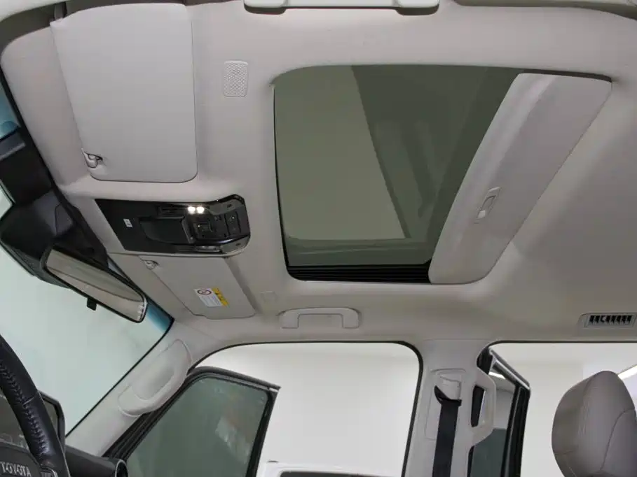 Toyota Prado — фото 19
