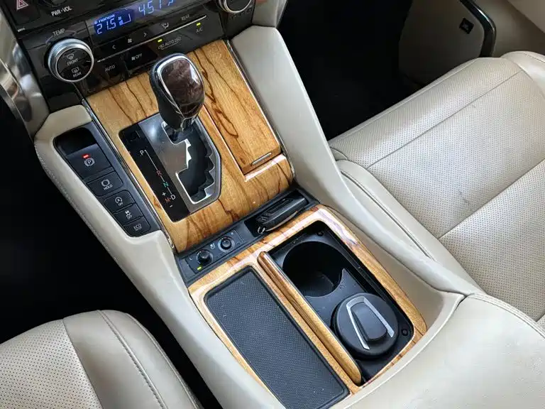 Toyota Alphard — фото 7