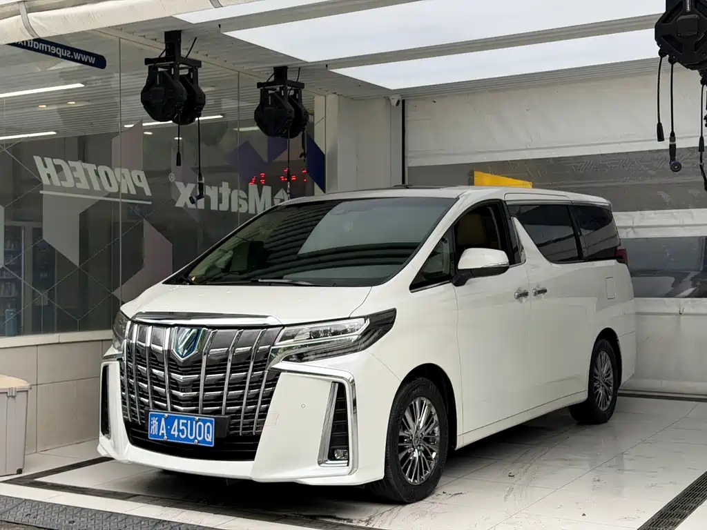 Toyota Alphard — фото 2