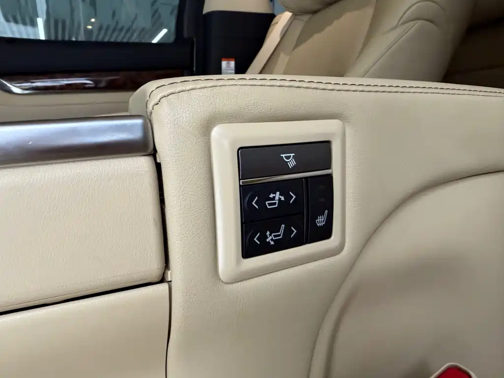 Toyota Alphard — фото 7