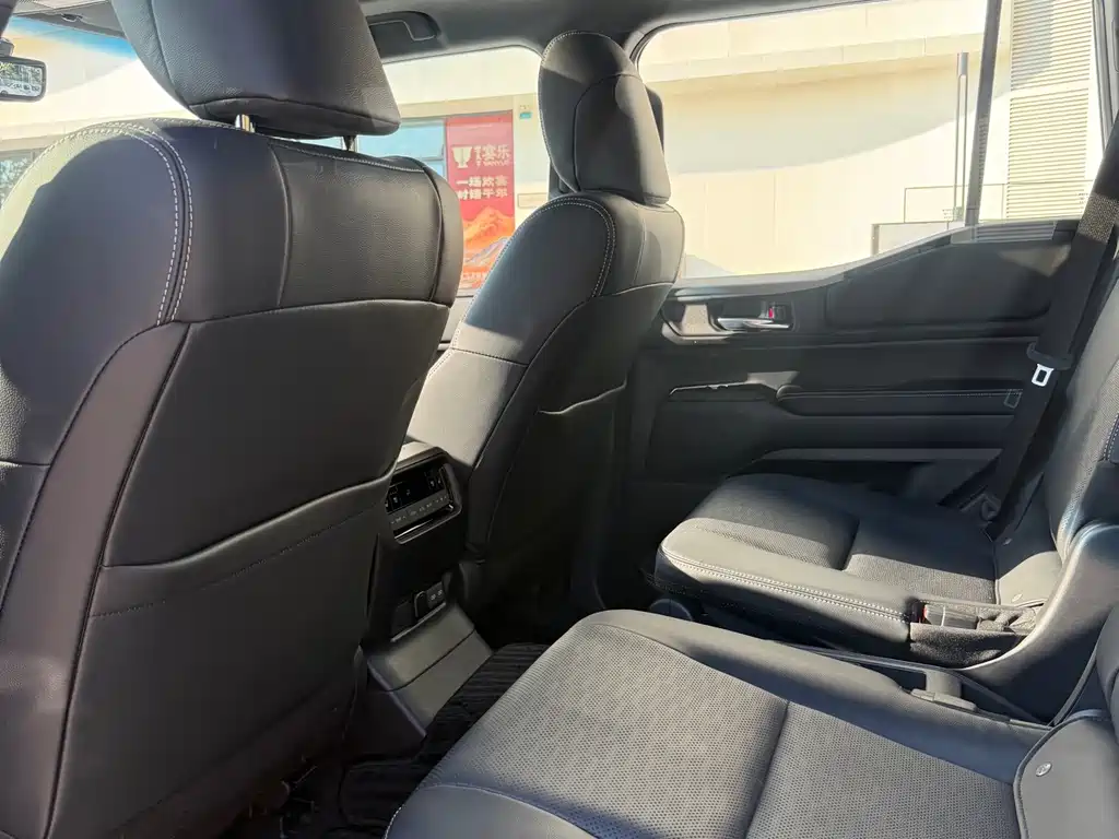 Toyota Prado — фото 11