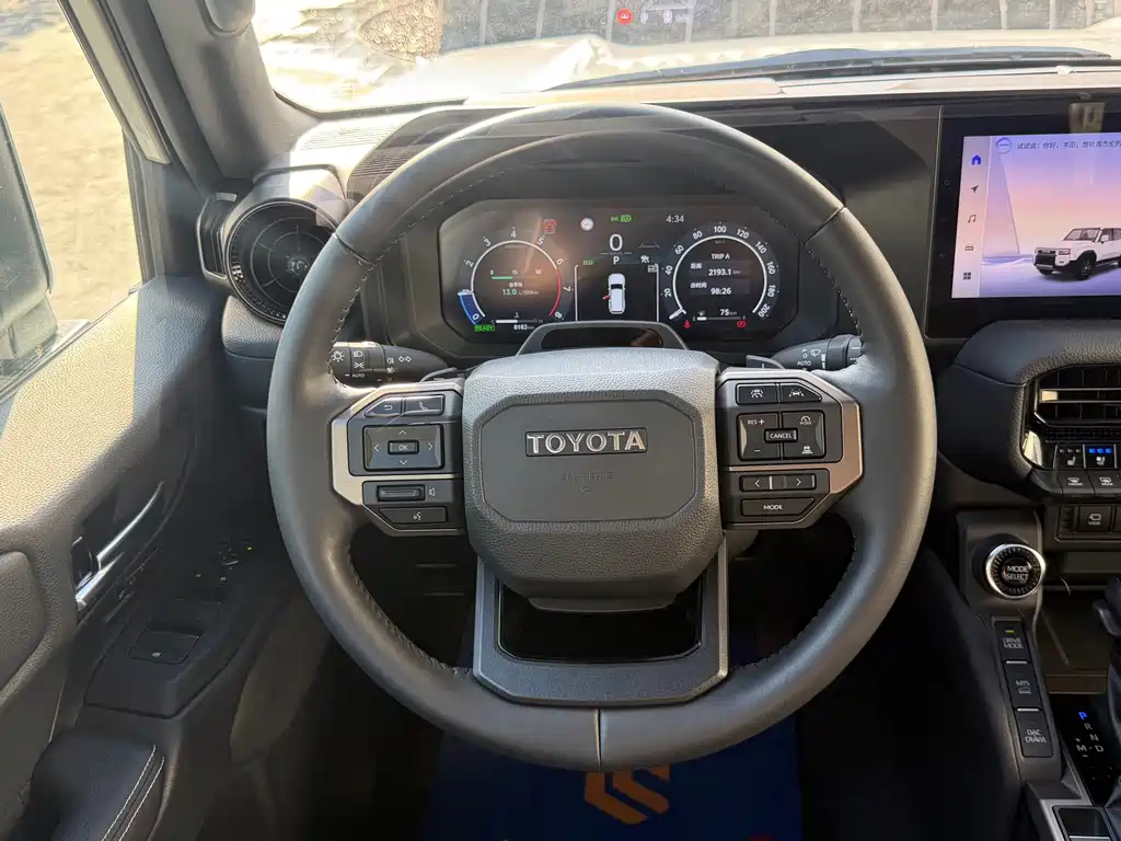 Toyota Prado — фото 14
