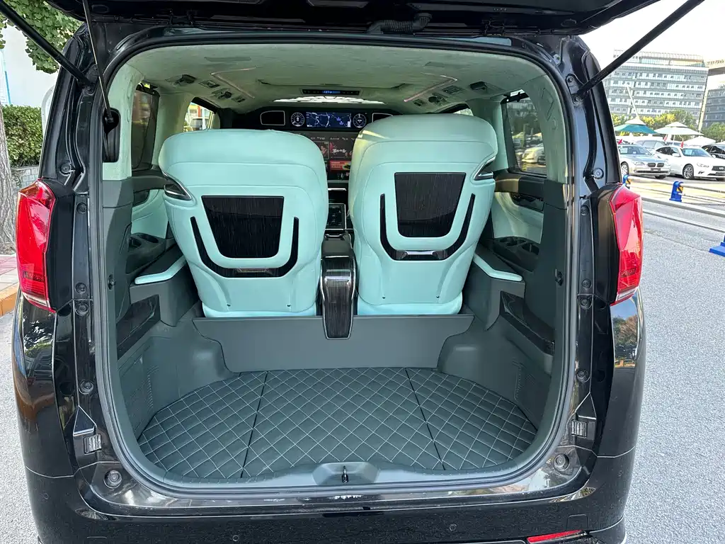 Toyota Alphard — фото 20
