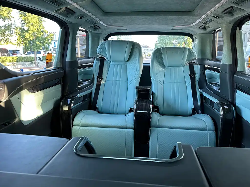 Toyota Alphard — фото 10